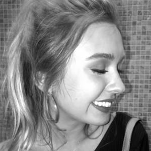 Meet your Posher, Nina